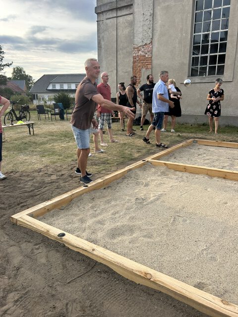 Spieler beim Wurf während des Groß Haßlow Cups
